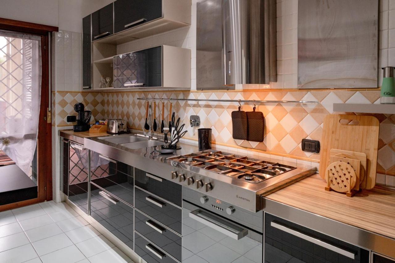Suite Leonardo Relax Fiumicino Bagian luar foto